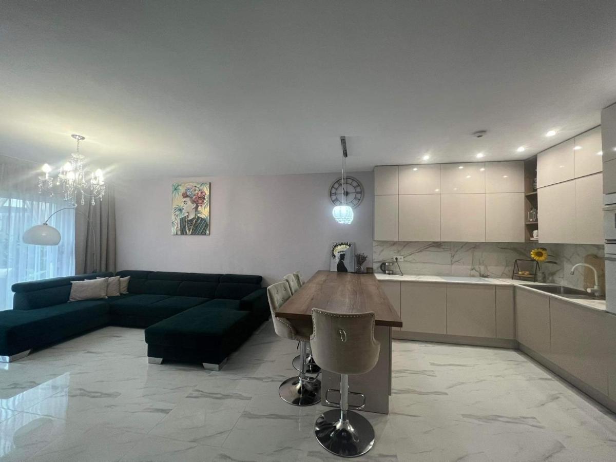 Beverly Hills House Pri Potoku By Pinkreal Holiday home