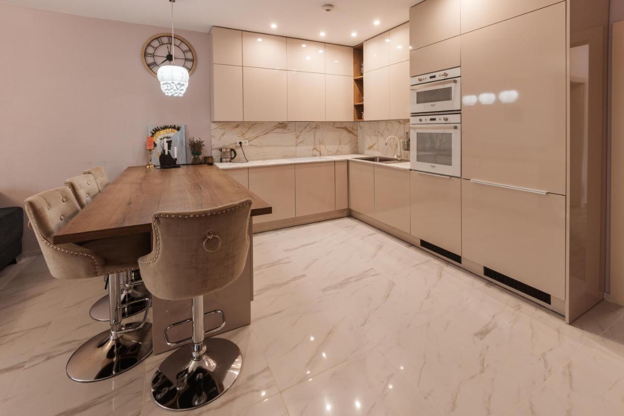 Holiday home Beverly Hills House Pri Potoku By Pinkreal *