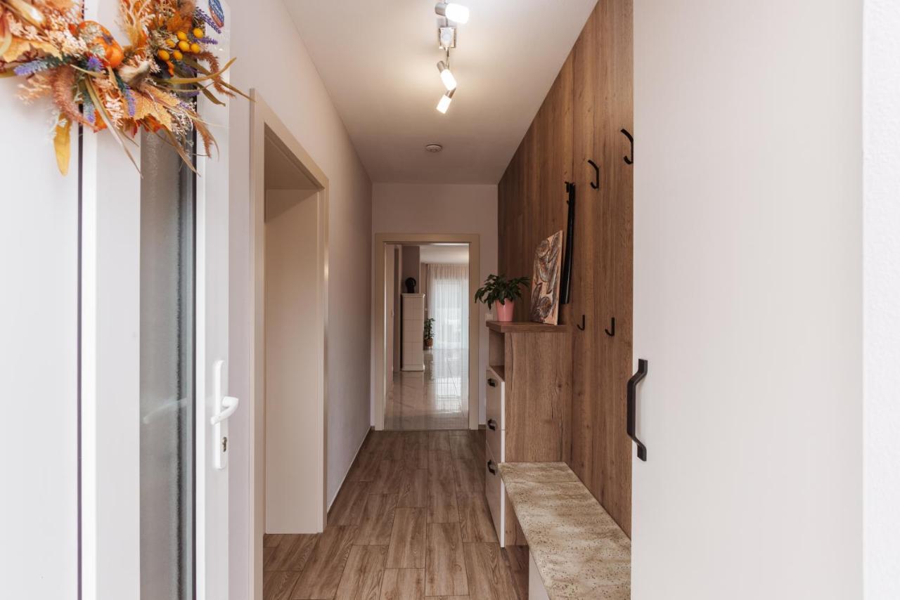 Beverly Hills House Pri Potoku By Pinkreal Holiday home