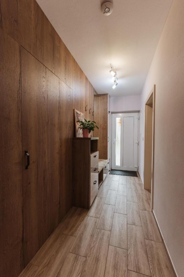 Holiday home Beverly Hills House Pri Potoku By Pinkreal